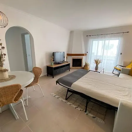 Apartamento Amparo-t2 C/piscina *