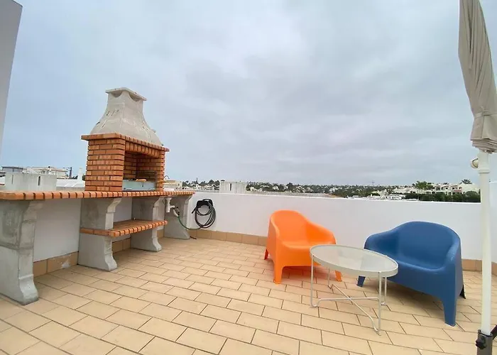 Amparo-t2 C/piscina Apartament