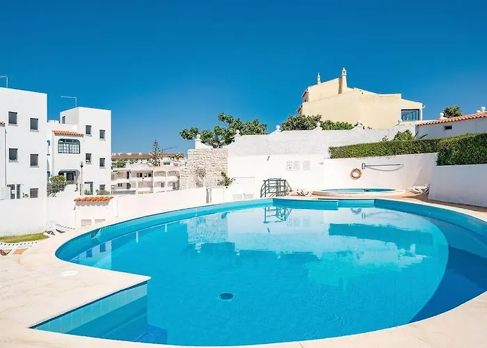 Apartament Amparo-t2 C/piscina Carvoeiro (Lagoa)